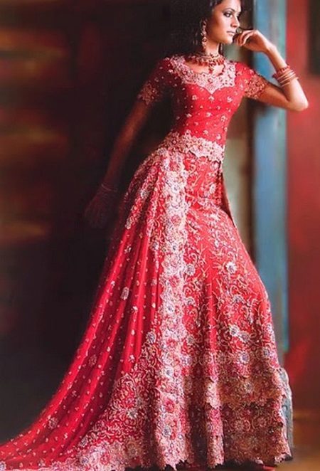 Magsuot ng estilo ng oriental na may pambansang mga pattern