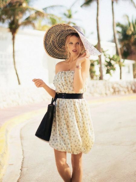 Summer dress-ballon na may kumbinasyon sa isang sumbrero