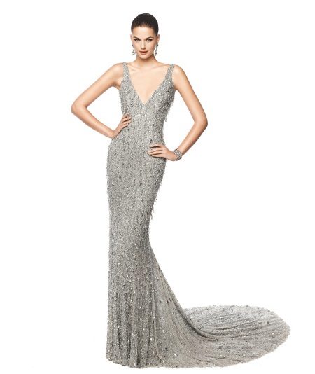 Brilliant grey dress na may tren