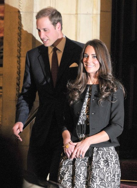 Maikling dyaket sa damit tulipan Kate Middleton