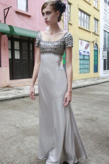 Estilo ng damit na kulay abo
