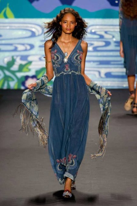 Boho dress na may burda