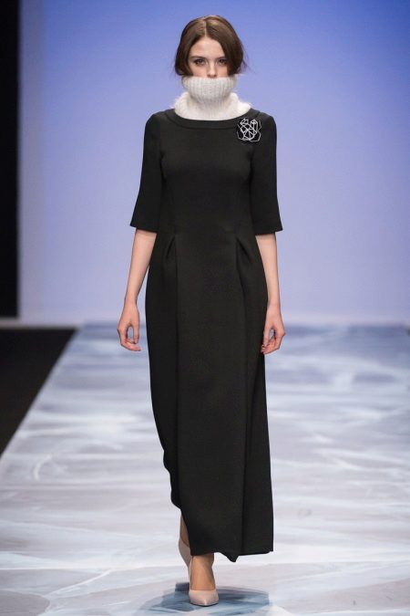 Winter dress na may maikling sleeves