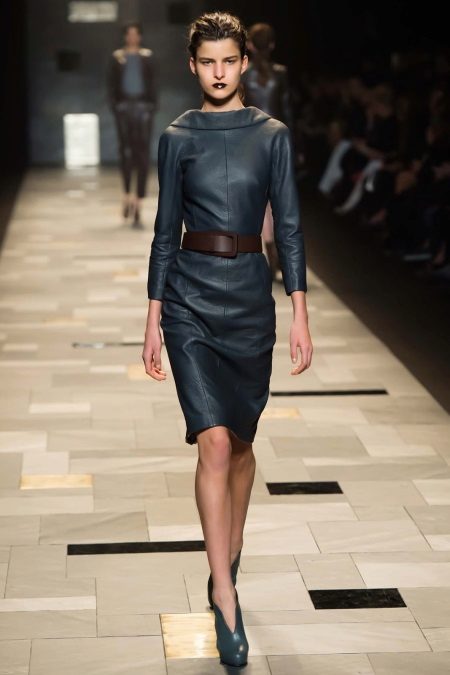 Belt sa black leather dress