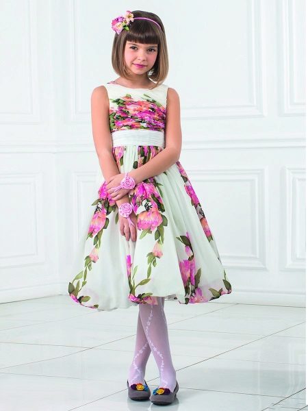 A-silhouette dress with a skirt balloon short for a girl