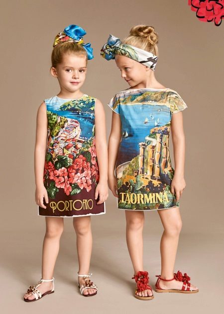 Summer dress para sa mga batang babae na may naka-print