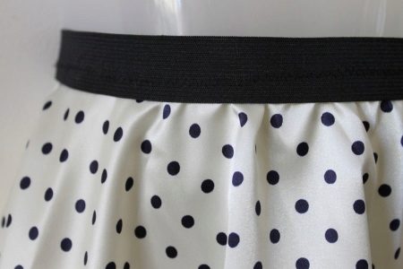 Half-skirt with elastic