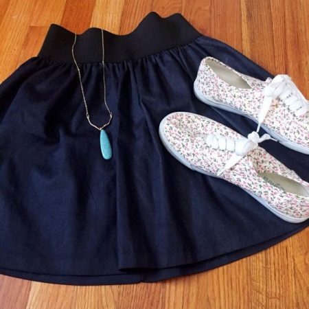 Half-skirt with elastic